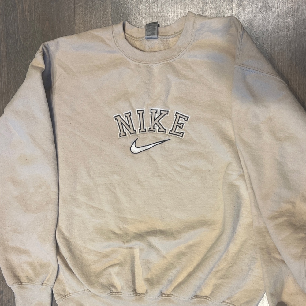 Beige Nike Sweatshirt